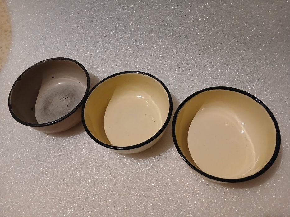 Емайлирани купички от соца