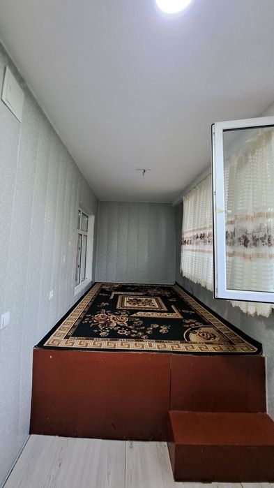 Чирчик шахар 
8-микрораён чинара 
#3-хона 4-этаж 
Квартира ижарага б