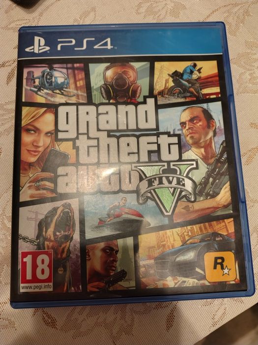 Продавам Grand Theft Auto 5