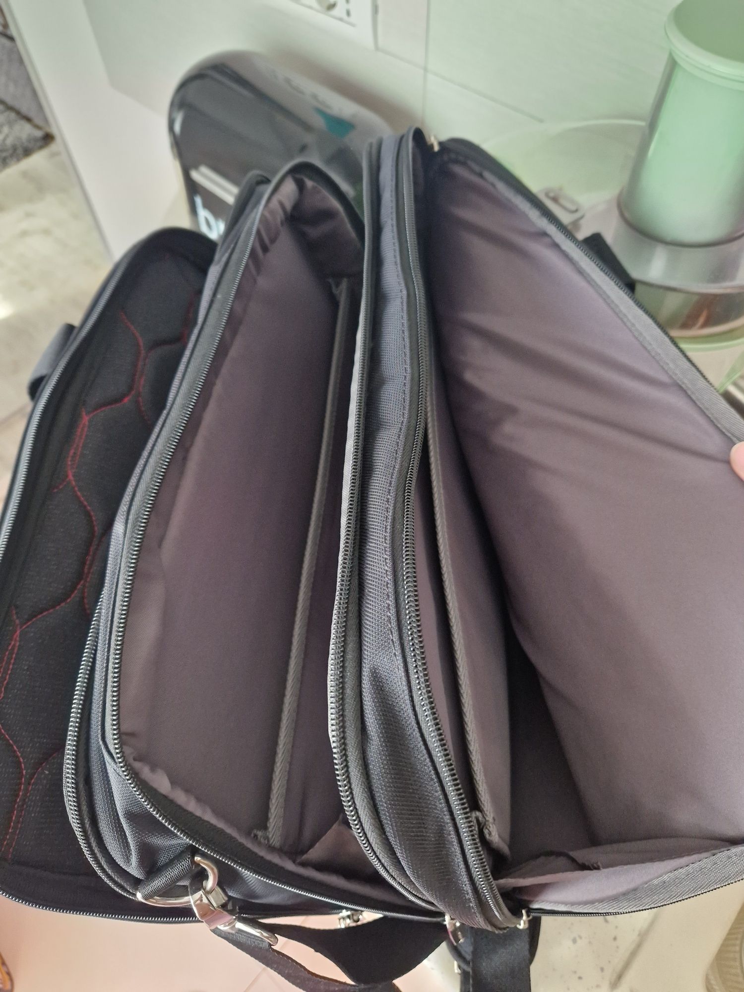 Samsonite pillow 2 notebook