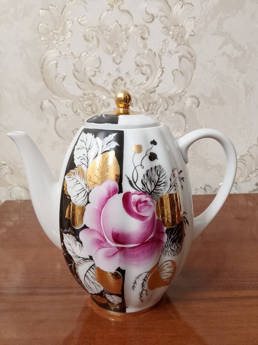 Чайники винтажные. См. все фото.