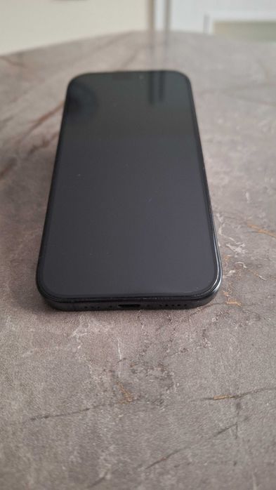 Телефон iPhone 16 Pro