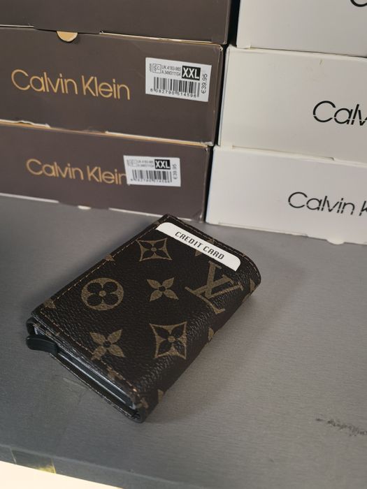 Luis Viton портфейл