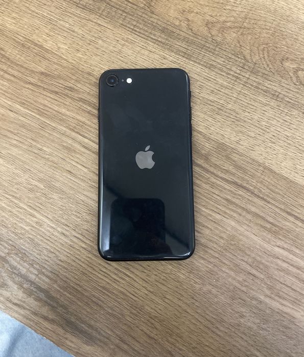 Айфон се 2020 емкость 78%