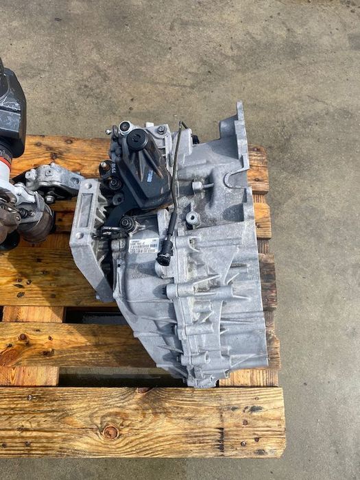 Cutie Viteza Manuala 2.0 2x4 140 000 km Volvo S60 S80 V60 V70 1285052 CG9R-7002-JC