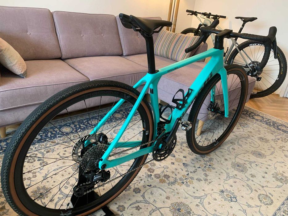 Vînd bicicletă Bianchi Impulso Pro Carbon Gravel GRX 820 DISC 2X12SP