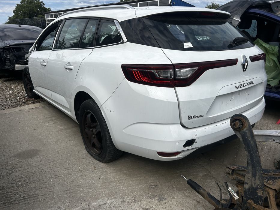 Aripă stânga spate Renault Megane 4 break