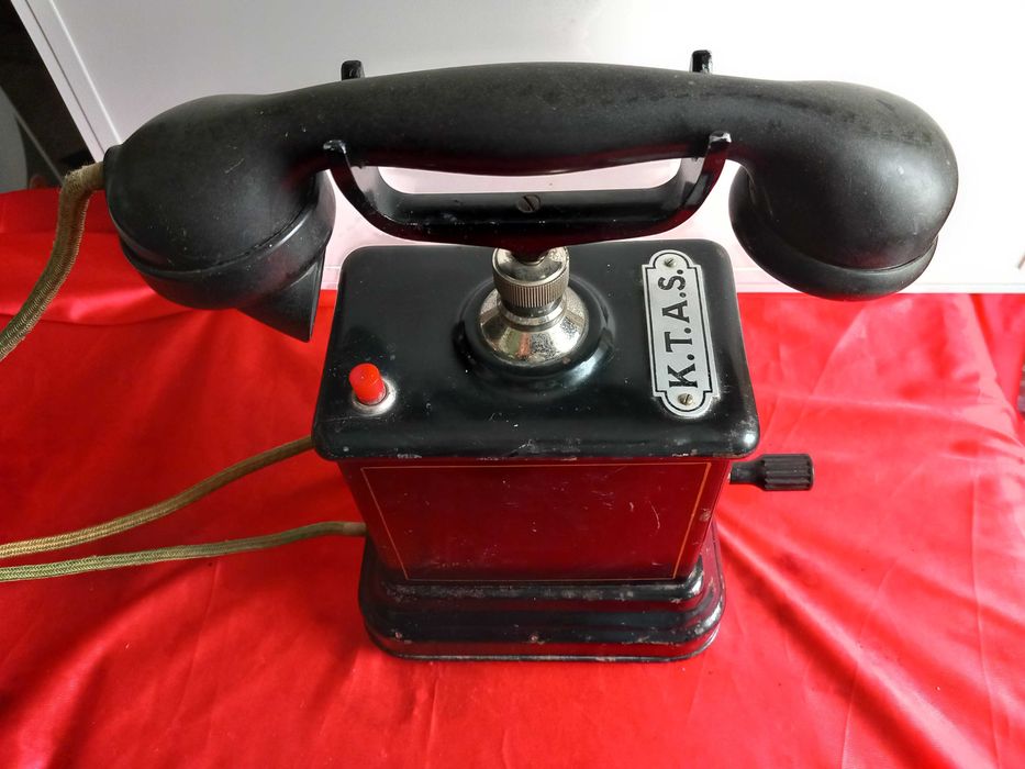 Телефон Метален с Манивела