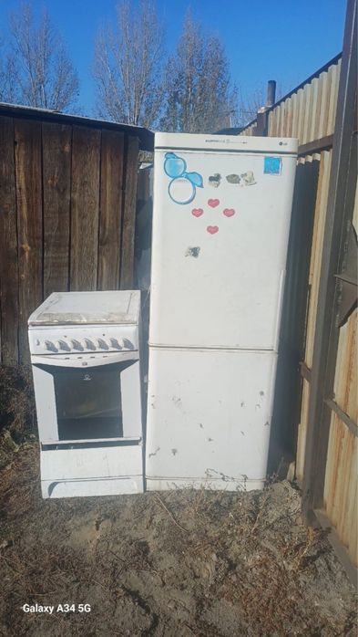 Продам холодильник газовую плиту