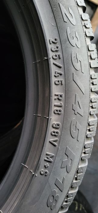2 anvelope 235 45 18 pirelli winter 2017 7,6mm