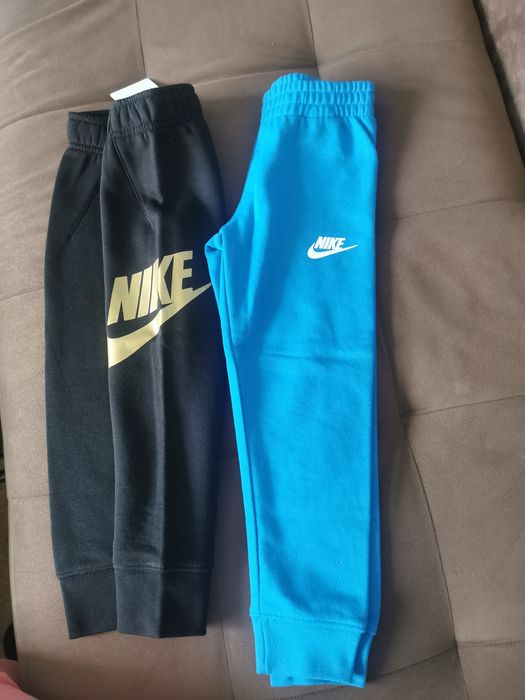 Чисто нови долнища Nike