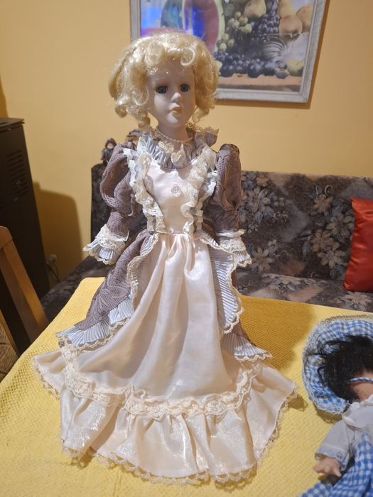 Кукла порцеланова