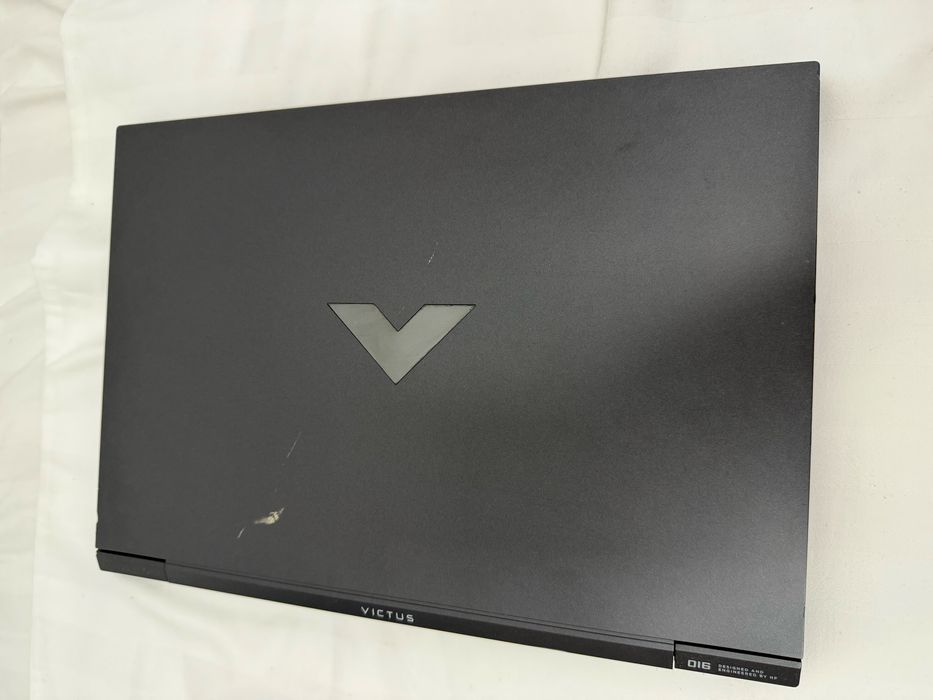 Vând Laptop HP Victus 16 - Rtx 3060 - 144hz + încarcător