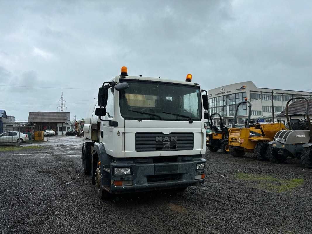 Camion maturatoare  Man TGM 18.240 , 2010 , aspirator , bazin de apa