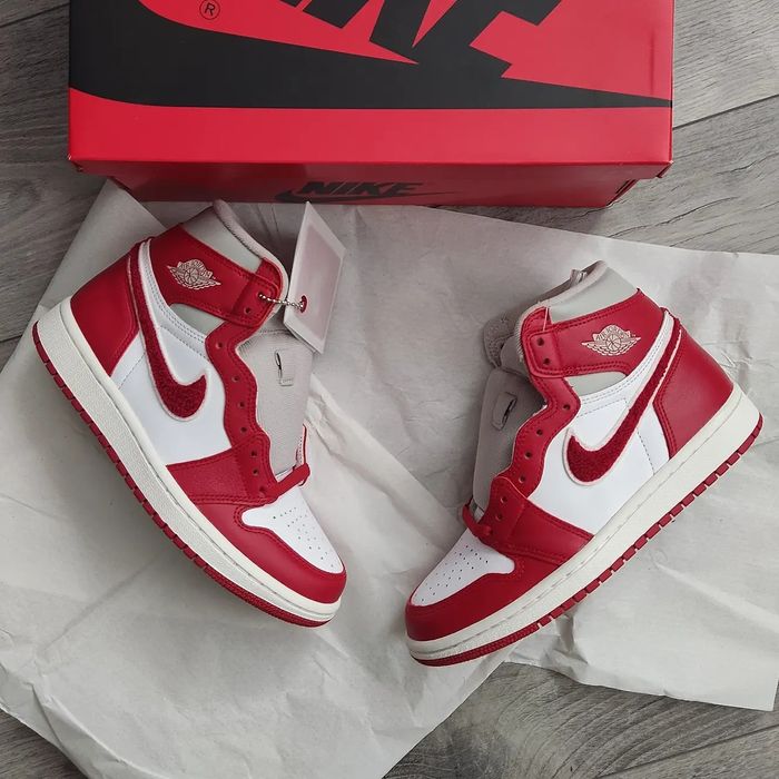 Air Jordan 1 High Retro OG 'Chenille'