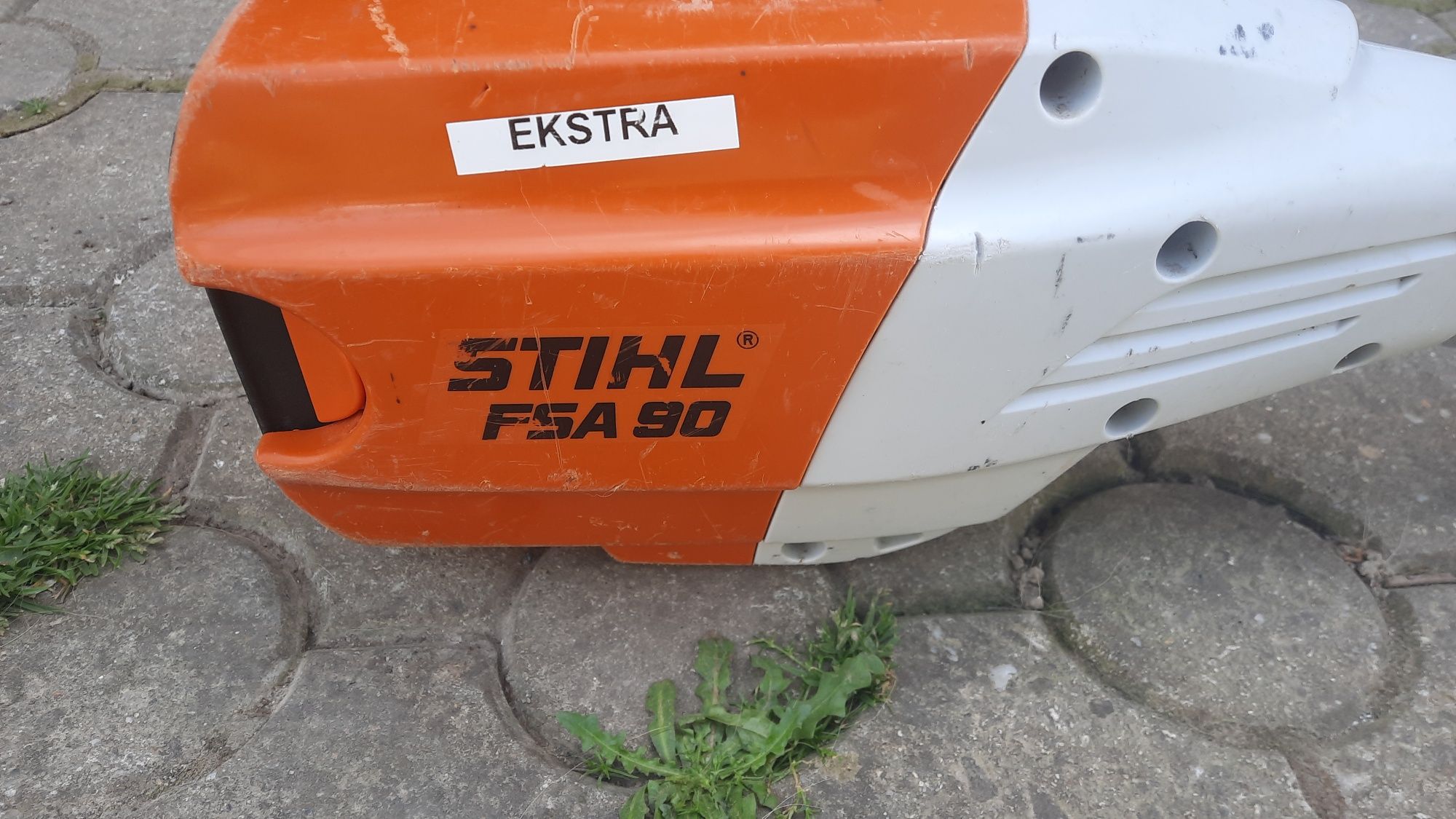 Vând motocoasa pe acumulator, Stihl FSA90.