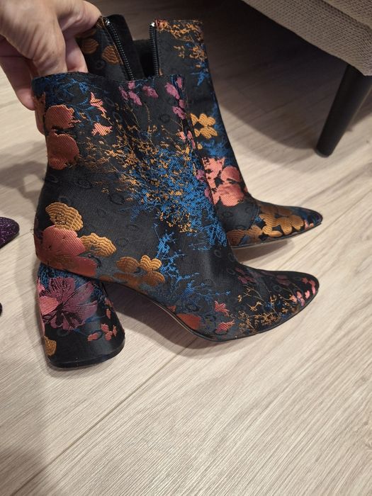 Ghete satinate m.38,Stradivariusus