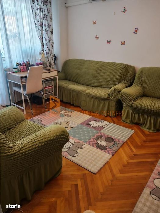 Apartament 3 camere cf 1 semidecomandat in zona Crang