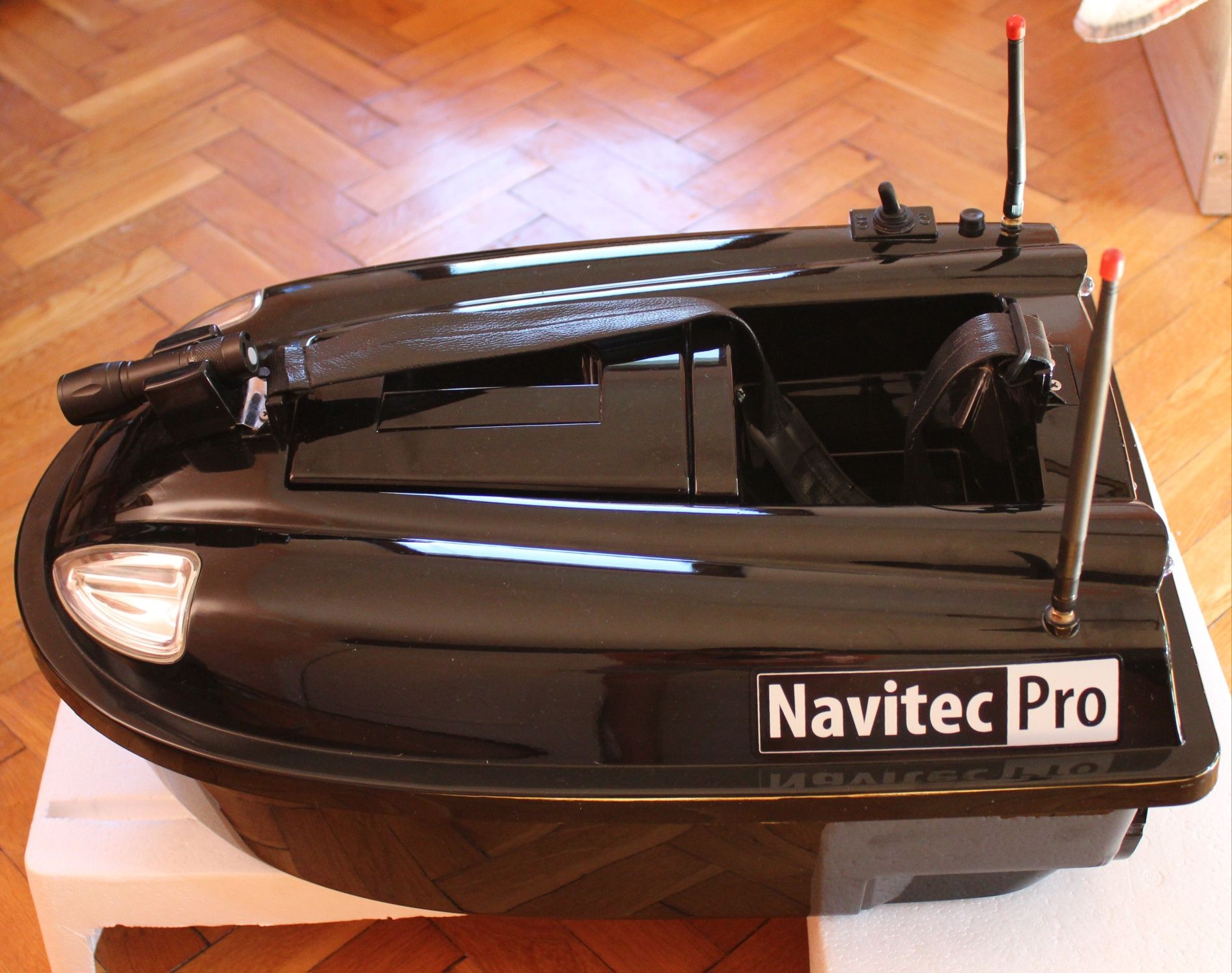 Лодка за захранване  NAVITEC PRO, GPS,  Автопилот и Сонар