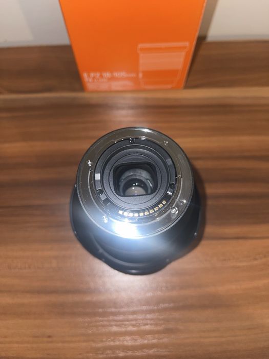 Sony 18-105mm f/4 G OSS - обектив ( Sony E Mount ]