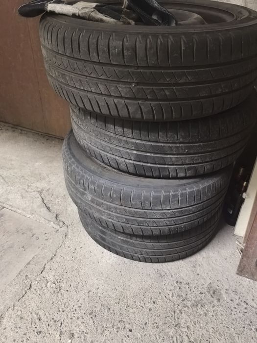 продавам гуми с джанти