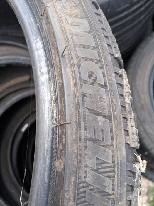 235 35 20 MICHELIN 2бр зимни дот 2020г