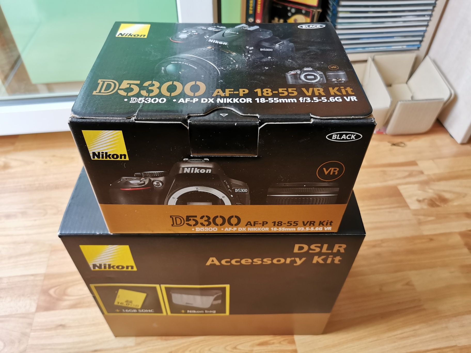 Продавам фотоапарат Nikon D5300.