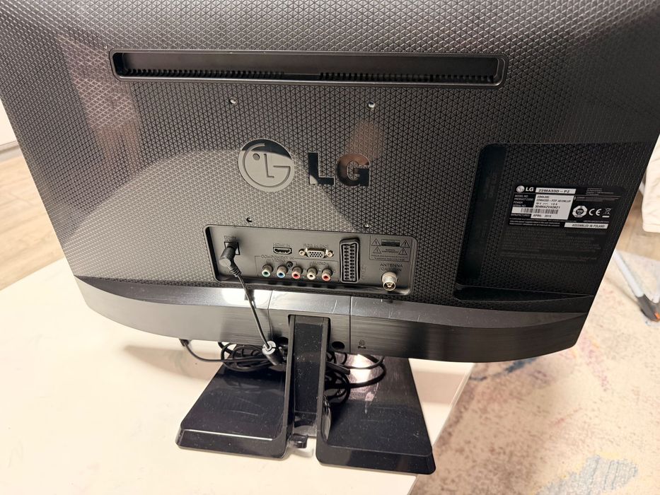 Малък компактен  LG телевизор