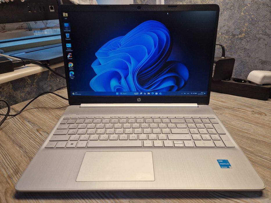 Ноутбу HP 15s-fq3000 состояние отличное