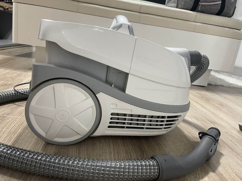 Aspirator cu spalare