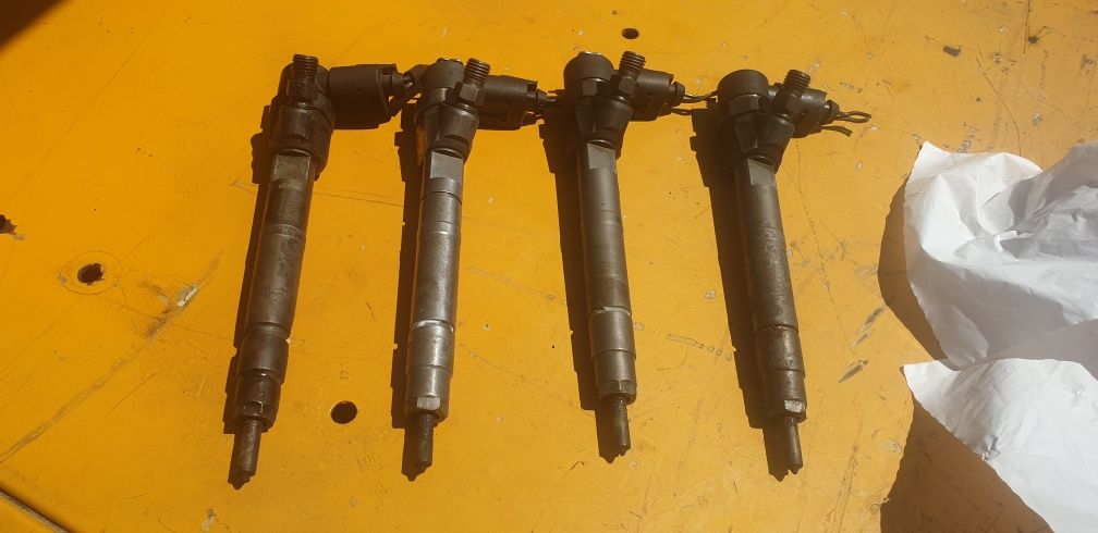 Injector injectoare Mercedes C, E class, Sprinter, 2.2 cdi,euro 3 si 4