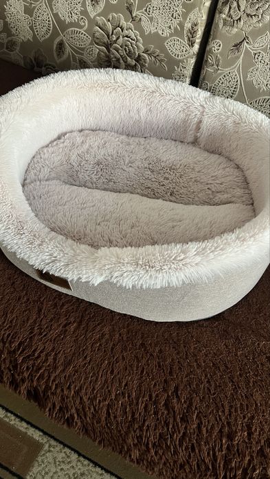 Лежанка для кошки или собаки мелких пород.