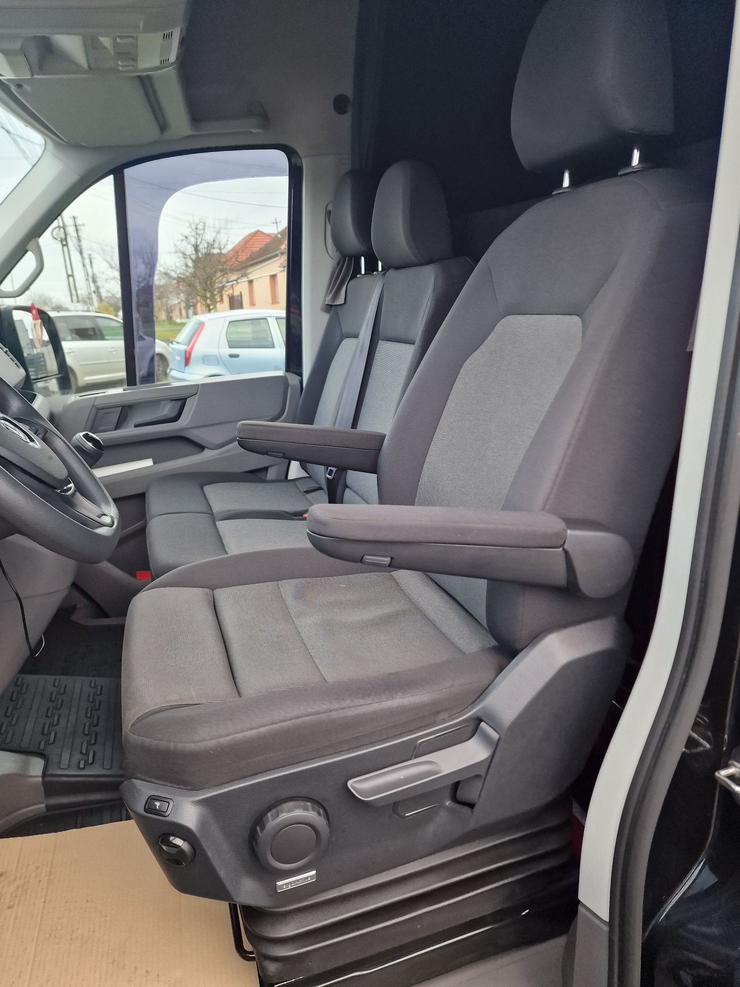 Vand Volkswagen Crafter 2021 maxi lung 177 cp sprinter