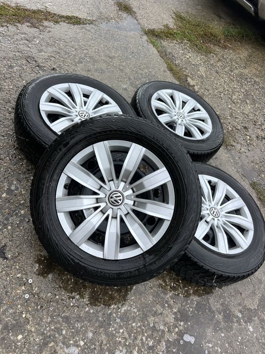 VW tiguan джанти със зимни гуми nokian 215/65/17 dot 17 .