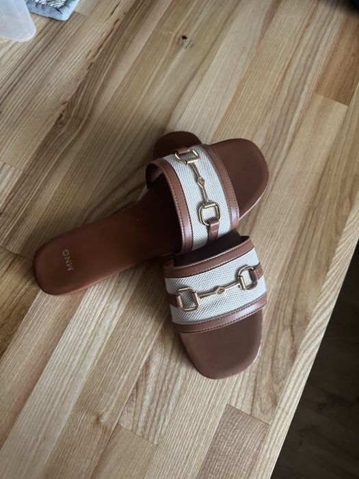 Slapi de piele, colectia MANGO HORSE