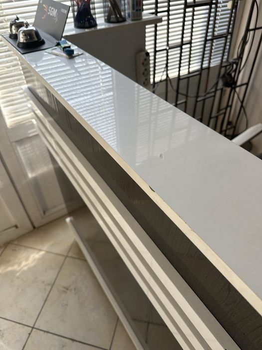 Столь для ретсепшн или магазинов касса