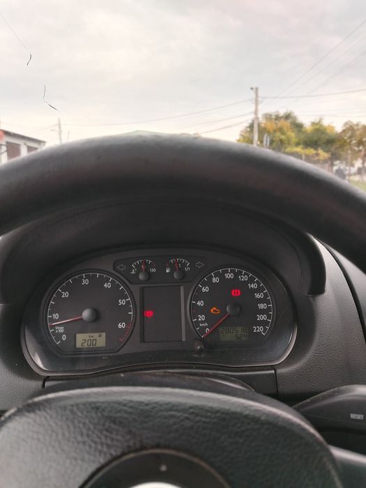 Vând Volkswagen polo