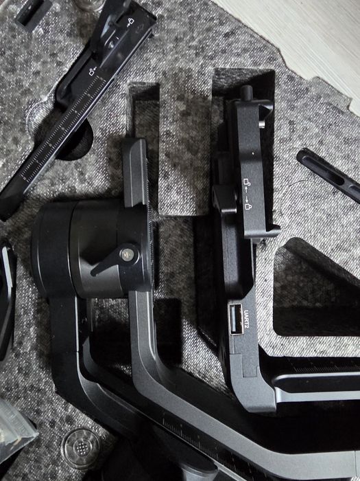 Gimbal Feyutech nou
