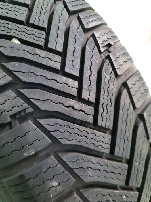 2 бр зимни 205/60/16 Michelin