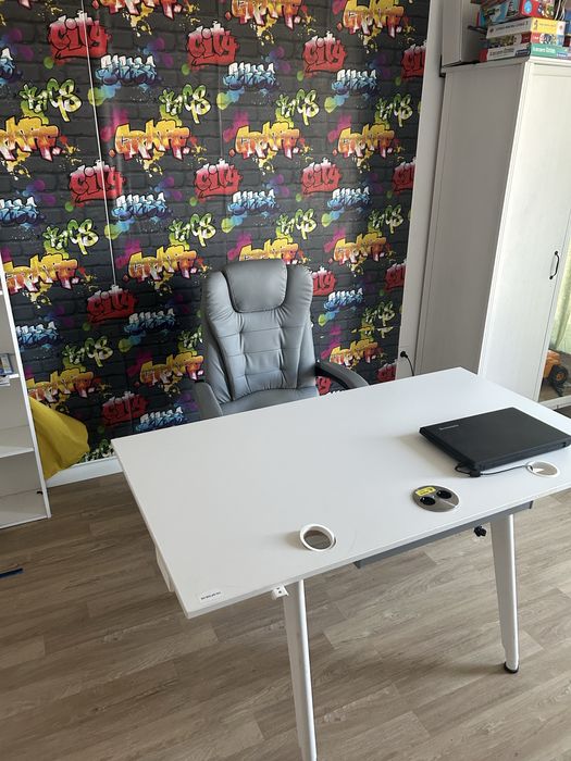 Birou + scaun de birou rotativ