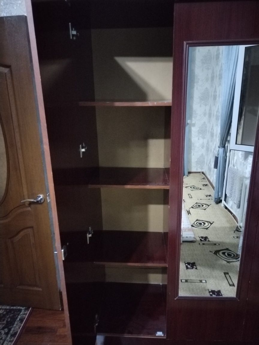 Shkaf sotiladi продаётся шкаф