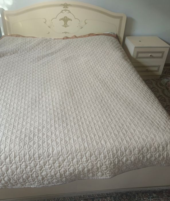 Спальный и стенка гостей