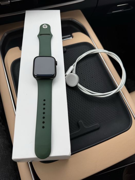 Apple watch 7, 45 мм, 83%