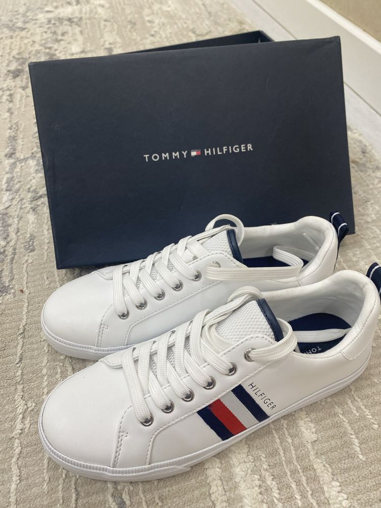 Продается оригинал Кеды от Tommy Hilfiger