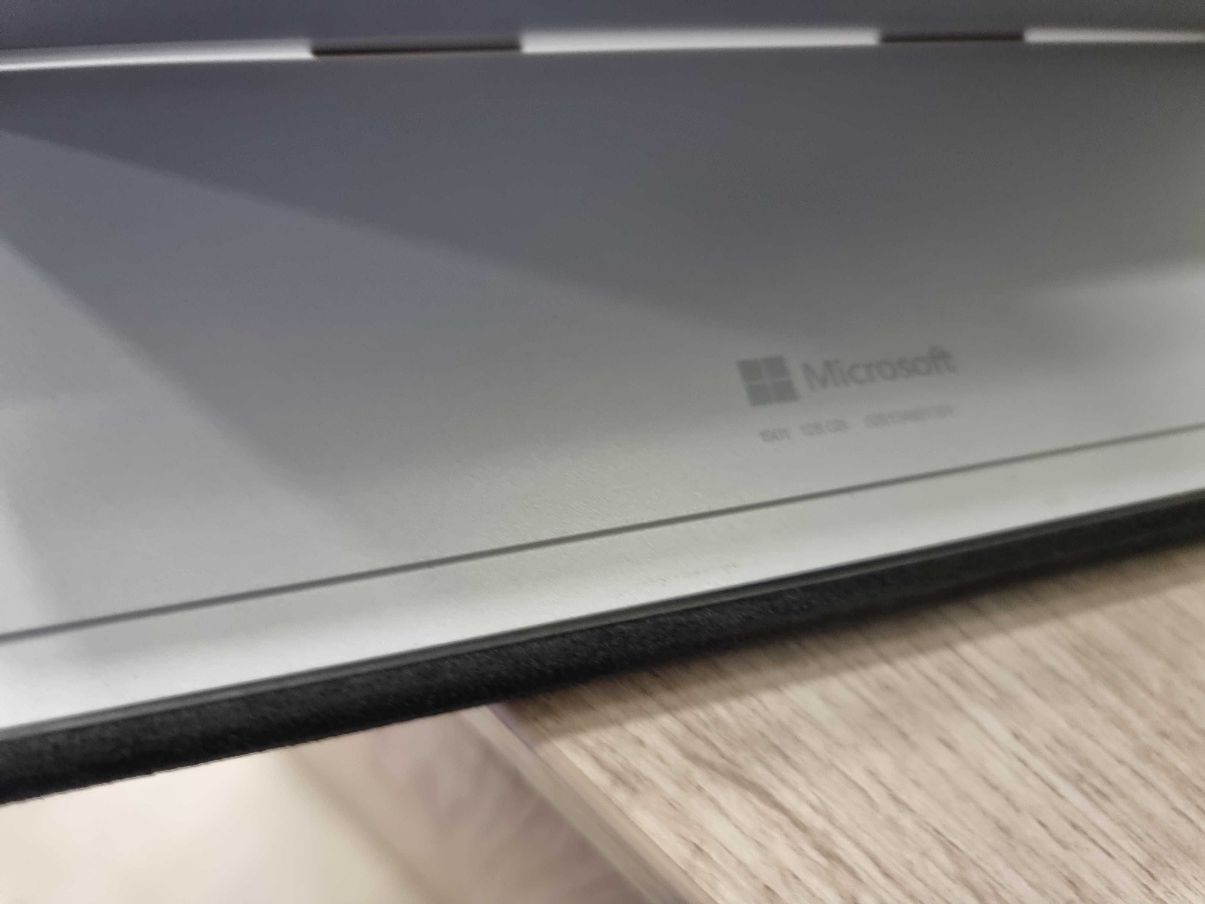 Лаптоп - таблет microsoft surface go 2