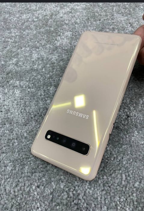 Samsung S10 5G  sotiladi