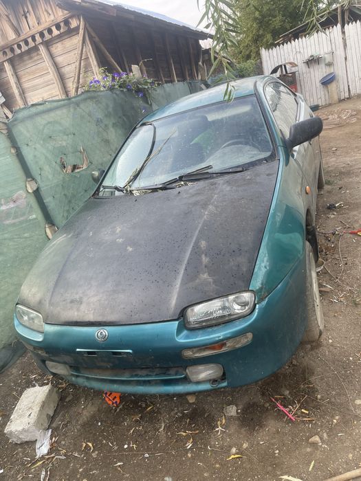 Mazda 323f an 1996