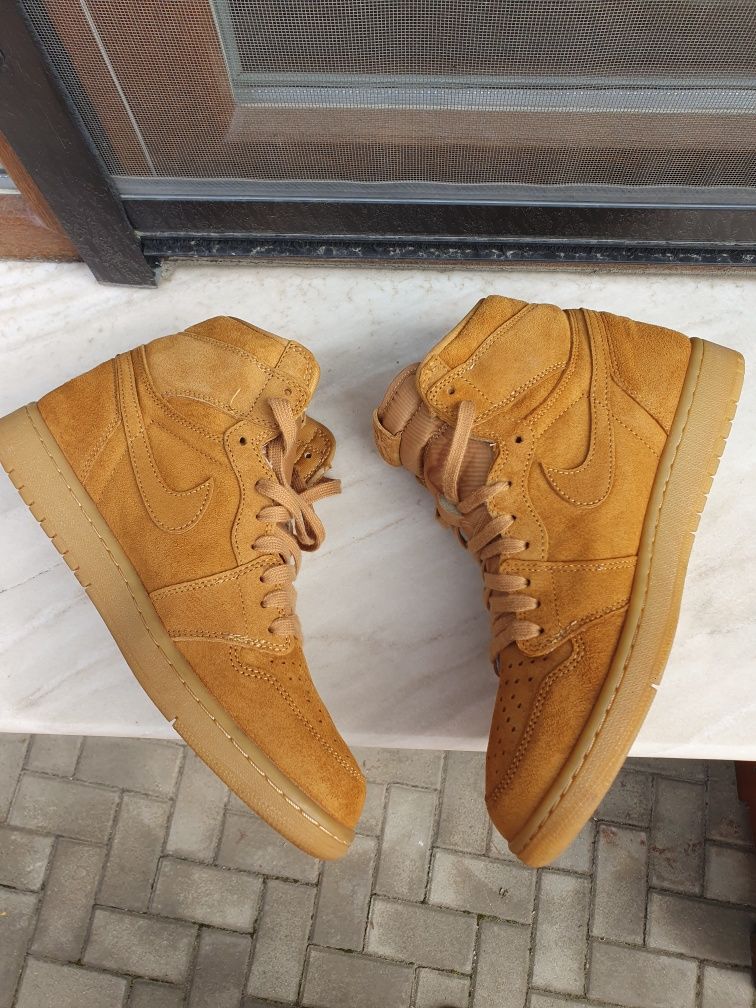 Nike Air Jordan 1 Retro High Wheat