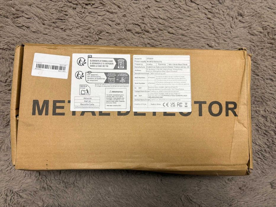 Detector de metale nou.