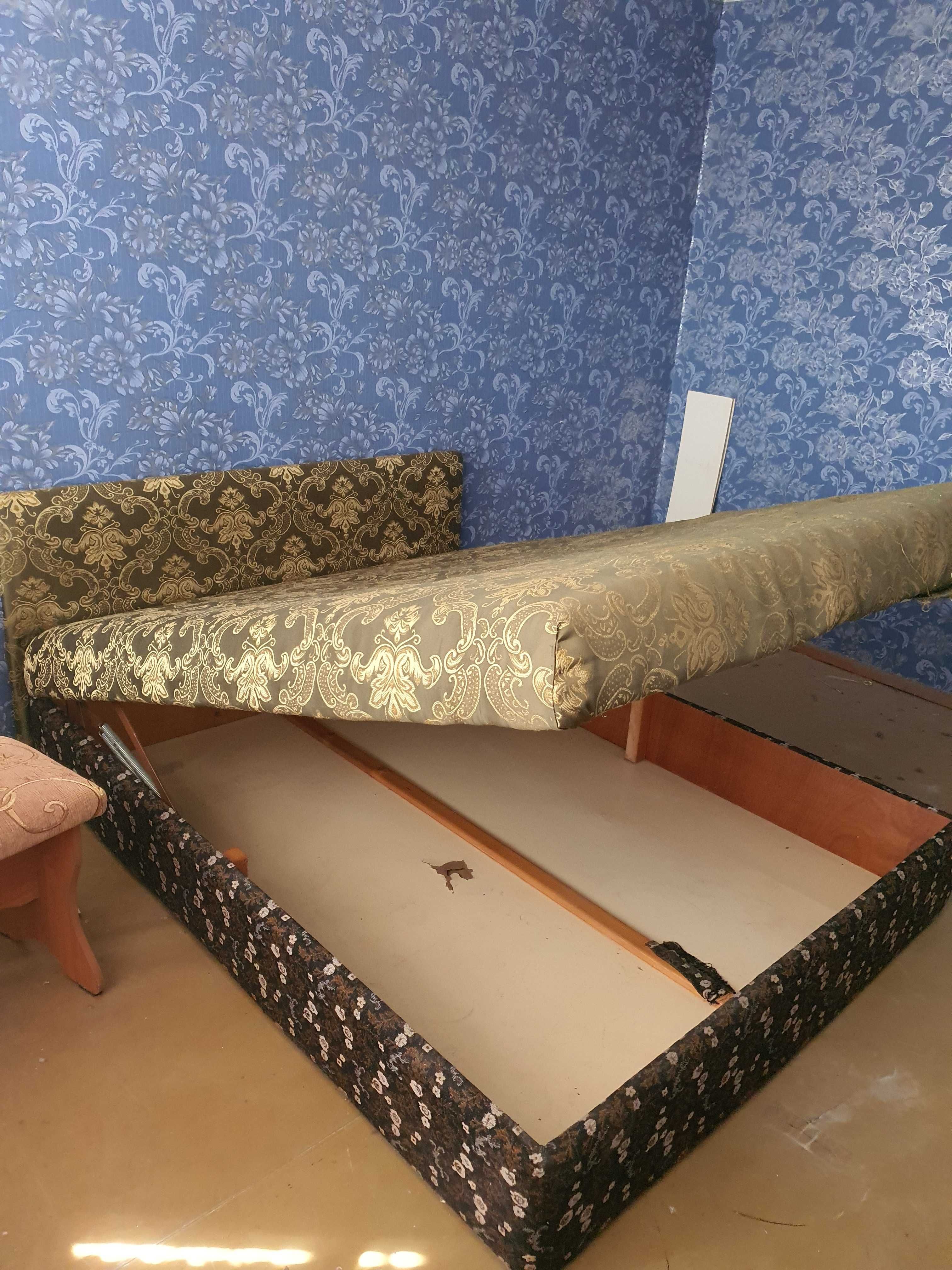 Кровать двуспальная (бегемот)